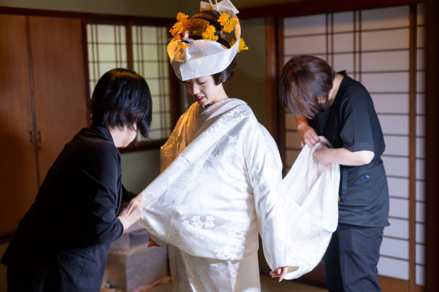 料亭 か茂免にて紋服、白無垢レンタル